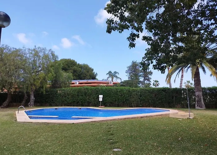 Estudio Para Parejas Con Piscina En Urbanizacion Tranquila